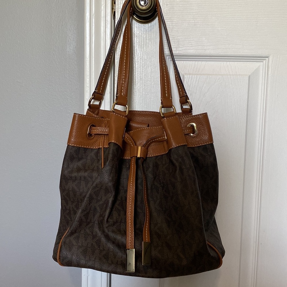 Michael Kors Marina hand bag